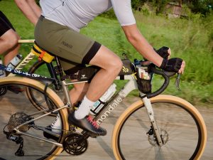 『Discover Ride』【前編】UNBOUND GRAVEL 100マイル挑戦記｜貧脚だって、やればできる！