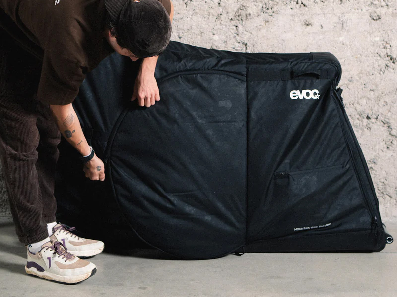 evoc-BIKE TRAVEL BAGサイズと航空会社について